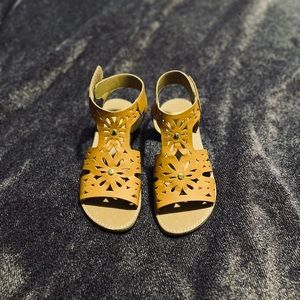 Girls sandals